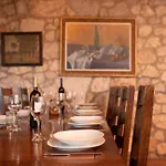 Madunic With Private Swimming Pool Villa