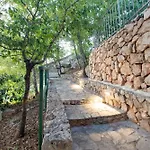 Madunic With Private Swimming Pool Villa