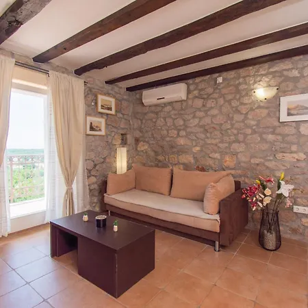 Villa Madunic With Private Swimming Pool *