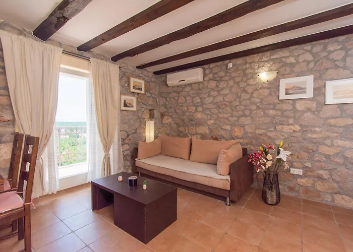 Βίλα Madunic With Private Swimming Pool *